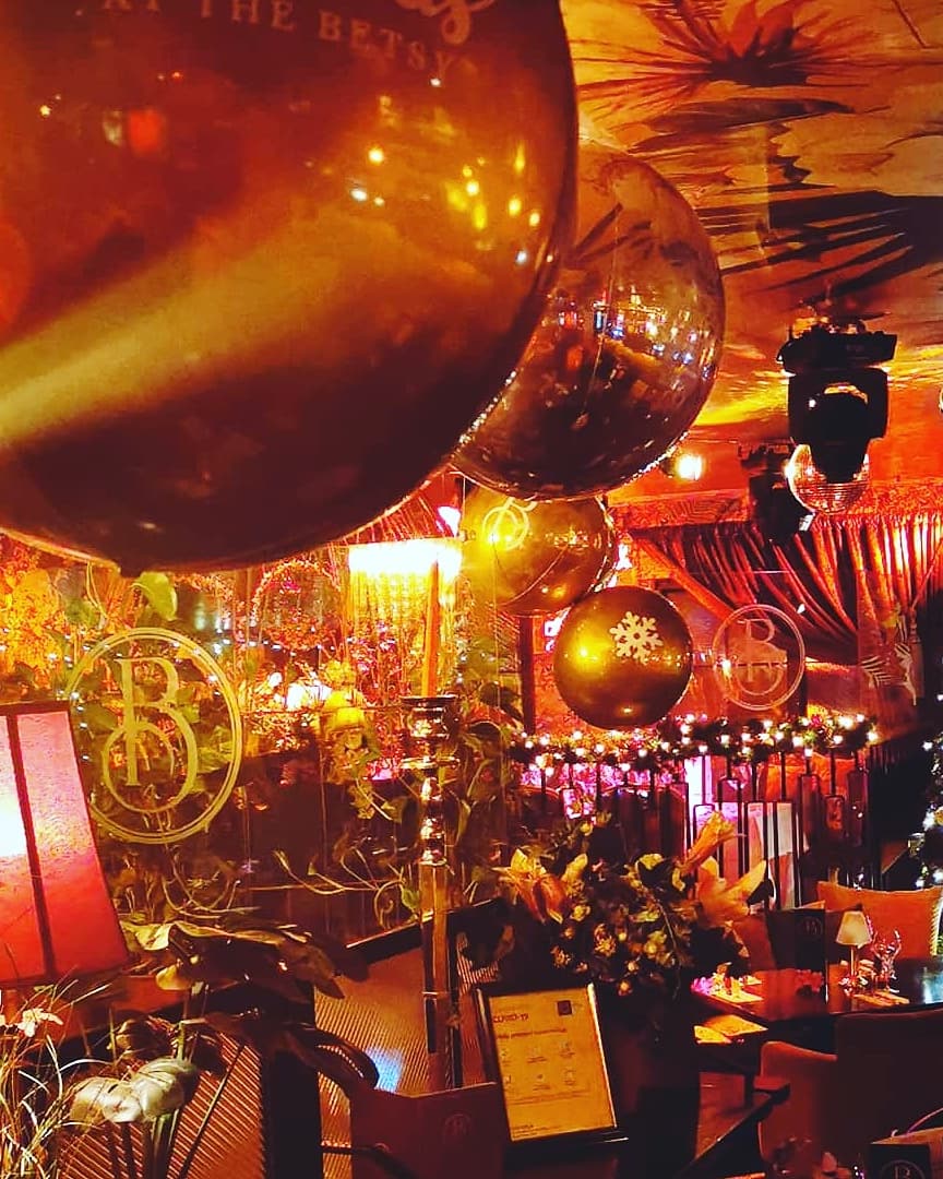 Betsy Chrsitmas Balloons